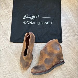 Donald Pliner Boots